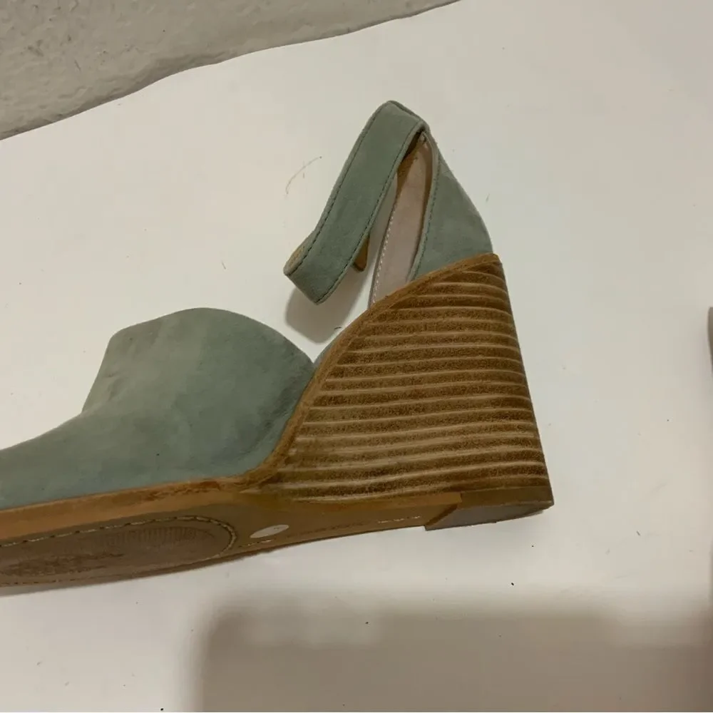 VINCE CAMUTO DEEDRIANA SUEDE WEDGE SANDAL US 6.5 M/37